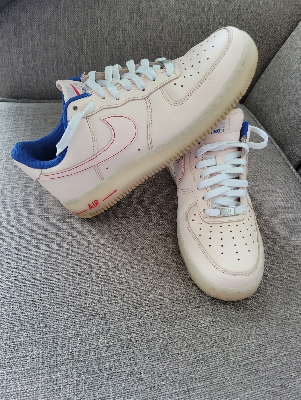 Nike Air Force 1 Low ’07 LV8 Ice Sole Men’s 8.5 Guava Ice Game Royal